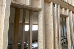  Schwelle und Raehm aus „Kerto LVL L-panel“ von Metsae Wood 