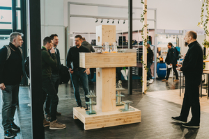  Der Verbinder „Structus“ kommt in mehrgeschossigen Holzbaukonstruktionen zum Einsatz und wird am Stand im verbauten Zustand gezeigt 