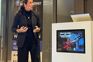  Fachanwältin Manuela Reibold-Rolinger stellte auch dieses Jahr auf dem Fachkongress für Absturzsicherheit aktuelle Rechtsfälle zur Diskussion 