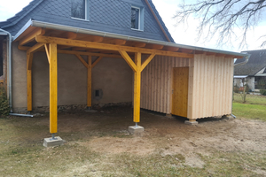  Die Zimmerei Radfor ist eine typische „Dorfzimmerei“ und erledigt alles rund um den Kirchturm herum, etwa kleine Zimmerarbeiten wie z. B. ein Carport, eine Treppe oder Terrasse 