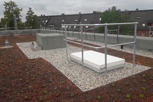  Durchdringungsfreie Verankerung von Gelaendern am Dachaustritt von Zinco 