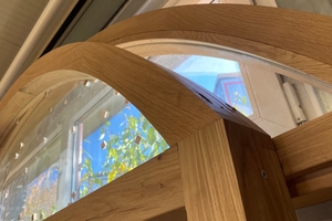  Rundbogentore mit verglasten Oberlichtern für Bauprojekt von Altholz Knapp 