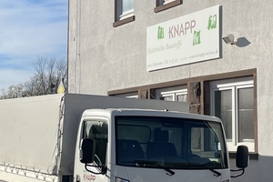  Holz ist die Leidenschaft der Firma Altholz Knapp, das signalisiert schon das Kennzeichen auf dem Transporter  