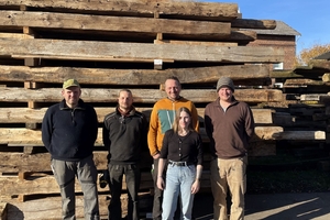  Team der Firma Altholz Knapp mit Benjamin Staude und Carola Schürzeberg 