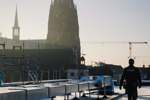  Ein Schwerpunkt des Dachdeckerbetriebs sind Reparaturen, aber auch größere Flachdachprojekte gehören zum Portfolio 