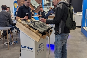  Die Besucher können sich vor Ort ein Bild der Produkte machen, Systeme begutachten und Fragen an das Expertenteam richten 