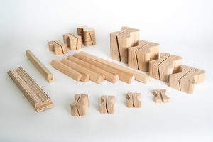  Die X-fix wood connector GmbH stellt auf der Messe Dach+Holz ein Verbindungssystem für den Holzbau vor, das nach dem traditionellen Doppelschwalbenschwanz-Prinzip funktioniert  