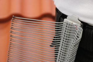  Magazinierte Seitenfalzklammern des Typs „456-2“ von FOS im „Clipholster“&nbsp;&nbsp;  