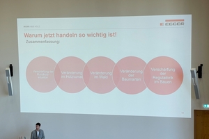  Moritz Steinruck von Egger zeigte aktuelle Herausforderungen in der Holzindustrie auf 