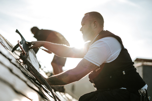 Am Dachdeckerberuf schätzt Dominik Nöcker vor allem die Tradition, die Vielseitigkeit, aber auch die Karrieremöglichkeiten 