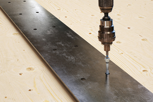  Die Schraube „HBS Plate“ wird aus galvanisch verzinktem Stahl, Edelstahl A4 und Beschichtung EVO AC257 für aggressive Atmosphären angeboten 