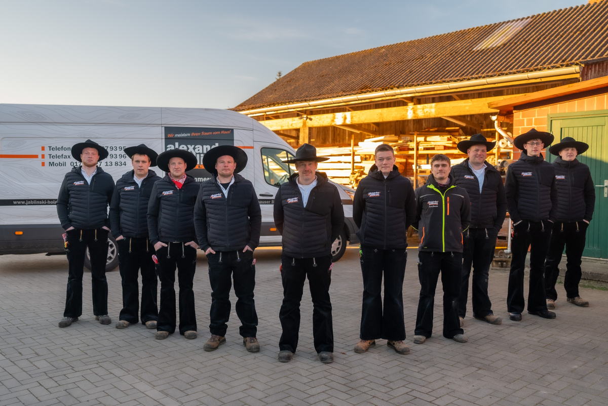 1_Team_der_Zimmerei_Holzbau_Jablinski_aus_Lilienthal.jpg