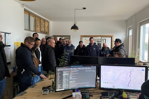  Die „Roofer's Club”-Mitglieder erhielten Einblicke in die Büros, das Lager und den Fuhrpark des ZEP-Teams 