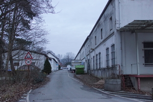  Zum Netzwerktreffen gehörte der Besuch auf einem ehemaligen Werksgelände in Bielefeld-Brackwede. Dort soll künftig der „Lutter-Campus” entstehen, der Platz für Handwerksbetriebe und Bildungsangebote bieten soll 
