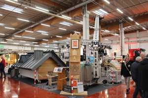  Die Dachdeckerei Gläßner stellte auf der Messe ihr Leistungsspektrum rund um das Steil- und Flachdach sowie Metalldach- und Schieferarbeiten vor 