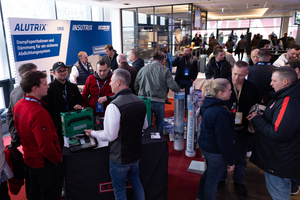  In Mainz kamen zum Carlisle „Flachdachmacher-Kickoff 2026“ mehr als 650 Verarbeiter zusammen, um sich in persönlicher Atmosphäre auszutauschen 
