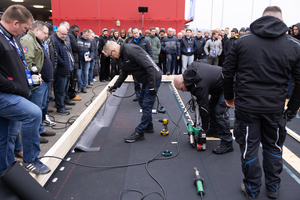  Die EPDM-Bahn ist geeignet für die Verlegung mittels Heißluftverschweißung ohne offene Flamme, mechanischer Befestigung, Induktion, Verklebung oder loser Verlegung unter Auflast 