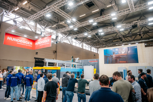  Der offen gestaltete Messestand bot gute Voraussetzungen für Beratungen, den Austausch und persönliche Gespräche mit Besucherinnen und Besuchern 