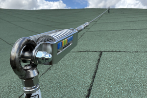  Die 185 m lange Edelstahlseilanlage „LUX-top FSE 2003“ ist an 33 Anschlagpunkten verankert  