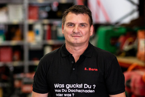  „In Summe sprechen wir von Preissteigerungen von etwa 40 bis 50 Prozent bei Dachbauprodukten auf Rohölbasis in sehr kurzer Zeit“, sagt Stefan Bern, Geschäftsführer eines Dachdeckerunternehmens aus Mönchengladbach 