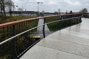  Holzbruecke Troisdorf Schmees und Luehn Belag Granitplatten 