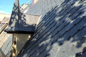  Im Steildach wurden sechs neue Dachfenster in die bereits bestehenden Öffnungen eingebaut  