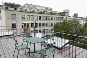  Die Dachterrasse ermöglicht einen atemberaubenden Blick auf die Elisabethenkirche und das Stadtpanorama  