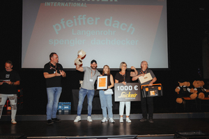  Der Sonderpreis „Dachkrone International“ ging an das Team der Pfeiffer Dach GmbH aus Langenrohr im Bezirk Tulln in Niederösterreich 