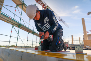  Yahya Choukri, Dachdeckerazubi im 2. Lehrjahr, auf der Baustelle des „Technoparks“ in Hannover 