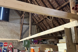  In einer hohen Lagerhalle mit Steildach auf dem Betriebsgelände wurde eine neue Etage eingezogen und so vorher ungenutztem Raum ein neuer Zweck verliehen  