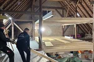  Der Bau der Werkstatt war für die Auszubildenden herausfordernd, brachte aber eine steile Lernkurve und viel Spaß mit sich 
