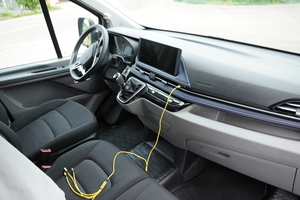  Ein Navigationssystem ist nicht serienmäßig im Fahrzeug enthalten. Aber über Apple Carplay und Android Auto lässt sich das Smartphone mit dem Infotainmentsystem verbinden und zur Navigation nutzen 