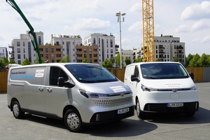  Den „Deliver 7“ von Maxus gibt es mit Dieselmotor (Silber) und in der E-Variante (Weiß) sogar mit Allradantrieb (AWD) 