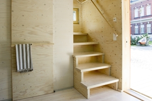  Kombination aus tragender Wand und Treppe aus „Kerto LVL“-Furnierschichtholz 
