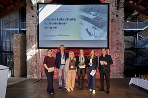  In der Kategorie „Nachhaltigste Bauweise“ belegten die Dangel-Metall GmbH und Auer Weber Architekten BDA den ersten Platz. Ausgezeichnet wurde ihr Projekt „Glemstalschule in Schwieberdingen“ 