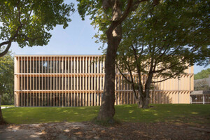 Deutscher Holzbaupreis 2013, Preisträger Kategorie „Neubau“
Rupert-Neß-Gymnasium in Wangen im Allgäu
Architekten: Maier Neuberger Projekte GmbH, München und Keiner Balda Architekten, Fürstenfeldbruck
Tragwerksplaner: merz kley partner, Dornbirn (Österreich)
Holzbau: Grossmann Bau GmbH &amp; Co. KG, Rosenheim
 