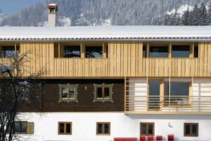  Deutscher Holzbaupreis 2013, Preisträger Kategorie „Bauen im Bestand“
Hotel und Gesundheits-Resort Tannerhof in Bayrischzell 
 Architekt: Florian Nagler, München
Tragwerksplaner: merz kley partner, Dornbirn (Österreich)
Holzbau: Anton Bammer GmbH Zimmerei, Gmund (Aufstockung)
 und Zimmerei Josef Vogt, Fischbachau (Lufthütten) 
 