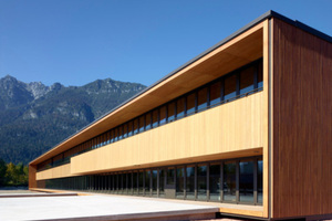  Deutscher Holzbaupreis 2013, Preisträger Kategorie „Neubau“
Finanzamt Garmisch-Partenkirchen
Architekt: Reinhard Bauer, München
Tragwerksplaner: merz kley partner, Dornbirn (Österreich) 
Holzbau: Wiehag GmbH – Timber Construction, Altheim
 