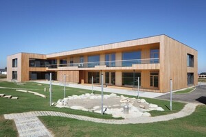  Deutscher Holzbaupreis 2013, Anerkennung Kategorie „Neubau“
Kinderkrippe Talfeld in Biberach
Architekt: Johannes Kaufmann Architektur, Dornbirn/Wien (Österreich) 
Tragwerksplaner: merz kley partner, Dornbirn (Österreich) 
Holzbau: Kaufmann GmbH, Oberstadion 
 