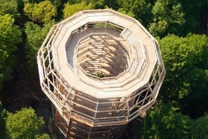  Der Turm umfasst einen Außenradius von 24 m, dem eine Krone mit einem Radius von 34 m aufgesetzt wurde 