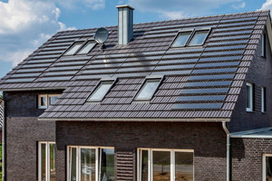  Die „MS 5 PV“-Module fügen sich harmonisch in die Dachfläche ein
 