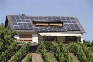  Nachträglich auf Steildachfläche montierte PV-Kollektoren
 