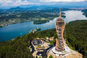  Zunkünftiges Wahrzeichen am Wörthersee: Der Holzturm am Pyramidenkogel ist knapp 100 Meter hoch 