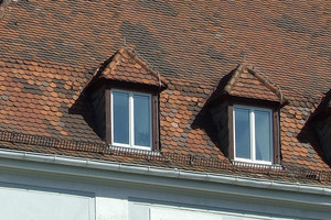  Walmdachgauben und Mansardknick vor und nach der Dachsanierung: perfekter Mansardknick, Gratanfänger und Walmkappen 