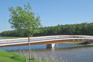  Im holländischen Winschoten steht die 2012 gebaute „Brücke J Blauwestadt“ mit einer Spannweite von 40 m 