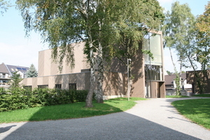  Die 2013 in Köln nach Plänen des Büros Sauerbruch Hutton fertiggestellte Immanuel-Kirche ist eine reine Holzkonstruktion 