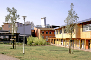  Die ökologische Ausrichtung der Evangelischen Gesamtschule Gelsenkirchen findet ihren Niederschlag auch in der Architektur, insbesondere durch die Auswahl der Baustoffe und des solaren Energiekonzeptes 