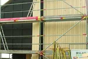  Fassadenmontage an der Giebelseite  
