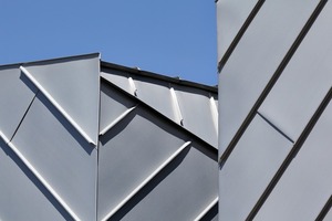  Die Fassade bietet interessante Einblicke 