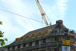  Das Gebäude während der Sanierung 